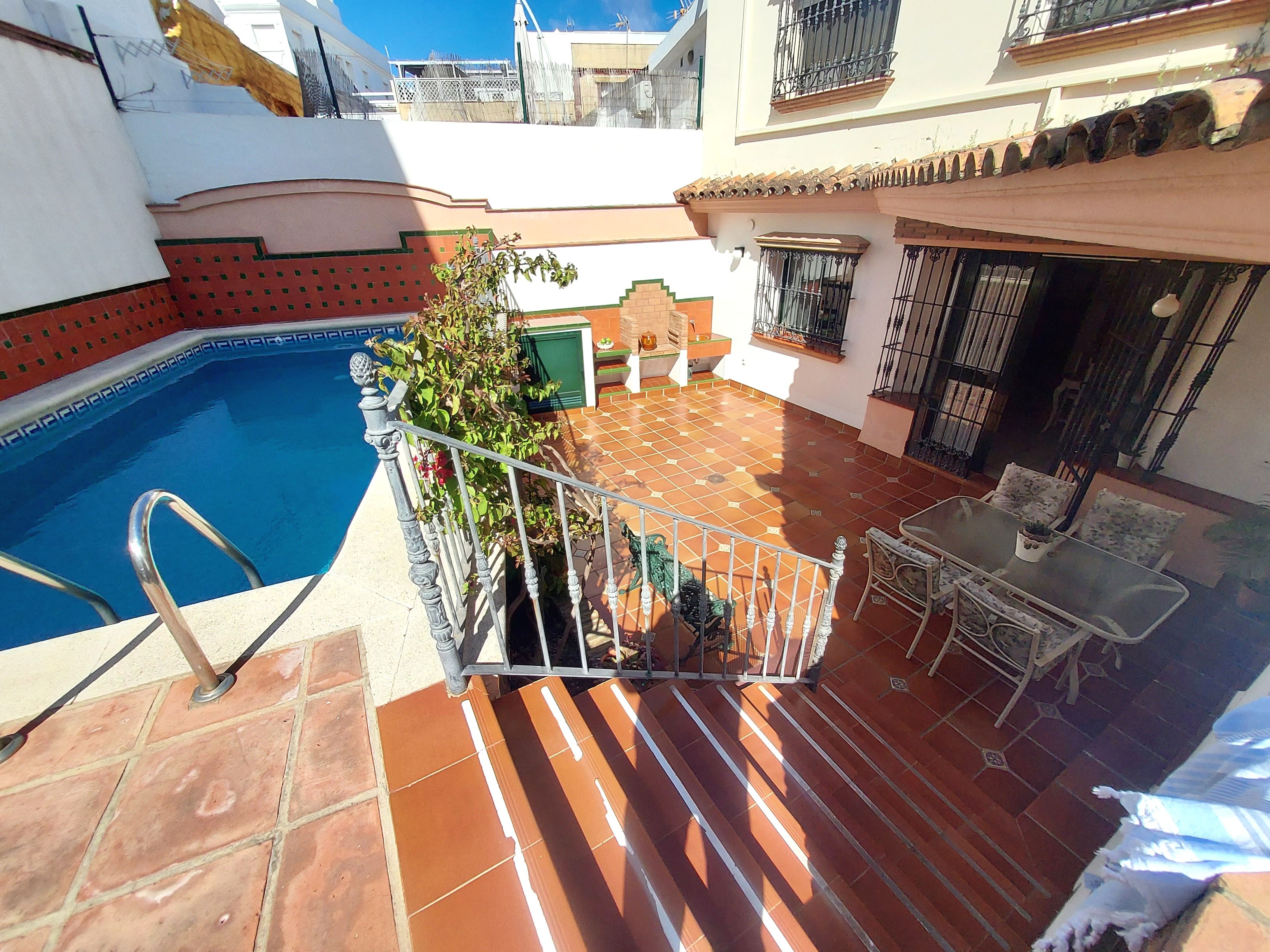 Jardí de Casa o xalet en venda en Algeciras amb Aire condicionat, Terrassa i Piscina