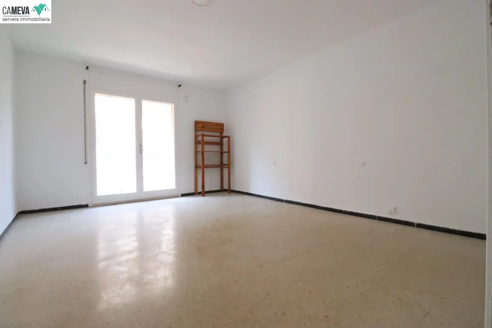 Sala d'estar de Pis en venda en Badalona amb Balcó