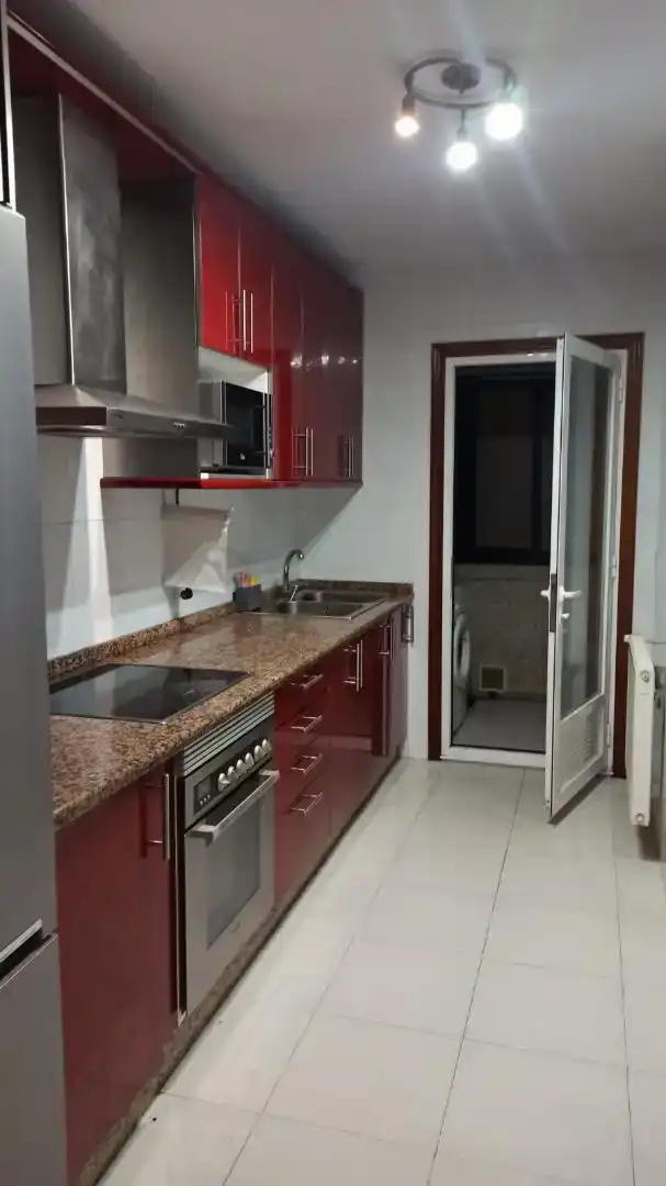 Cuina de Pis en venda en Moraña amb Parquet, Traster i Piscina comunitària