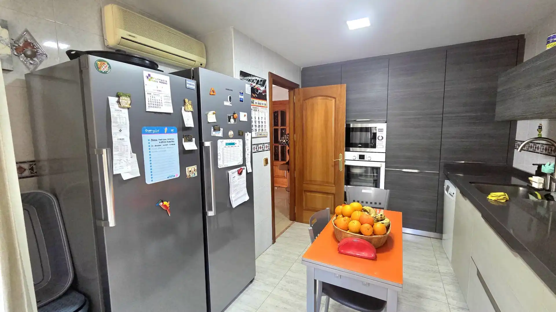 Cuina de Casa o xalet en venda en Parla amb Aire condicionat, Calefacció i Jardí privat