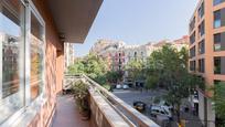 Exterior view of Apartment for sale in  Barcelona Capital  with Air Conditioner, Terrace and Balcony