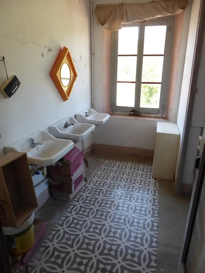 Baño de Finca rústica en venta en Sant Martí de Tous con Aire acondicionado, Calefacción y Jardín privado