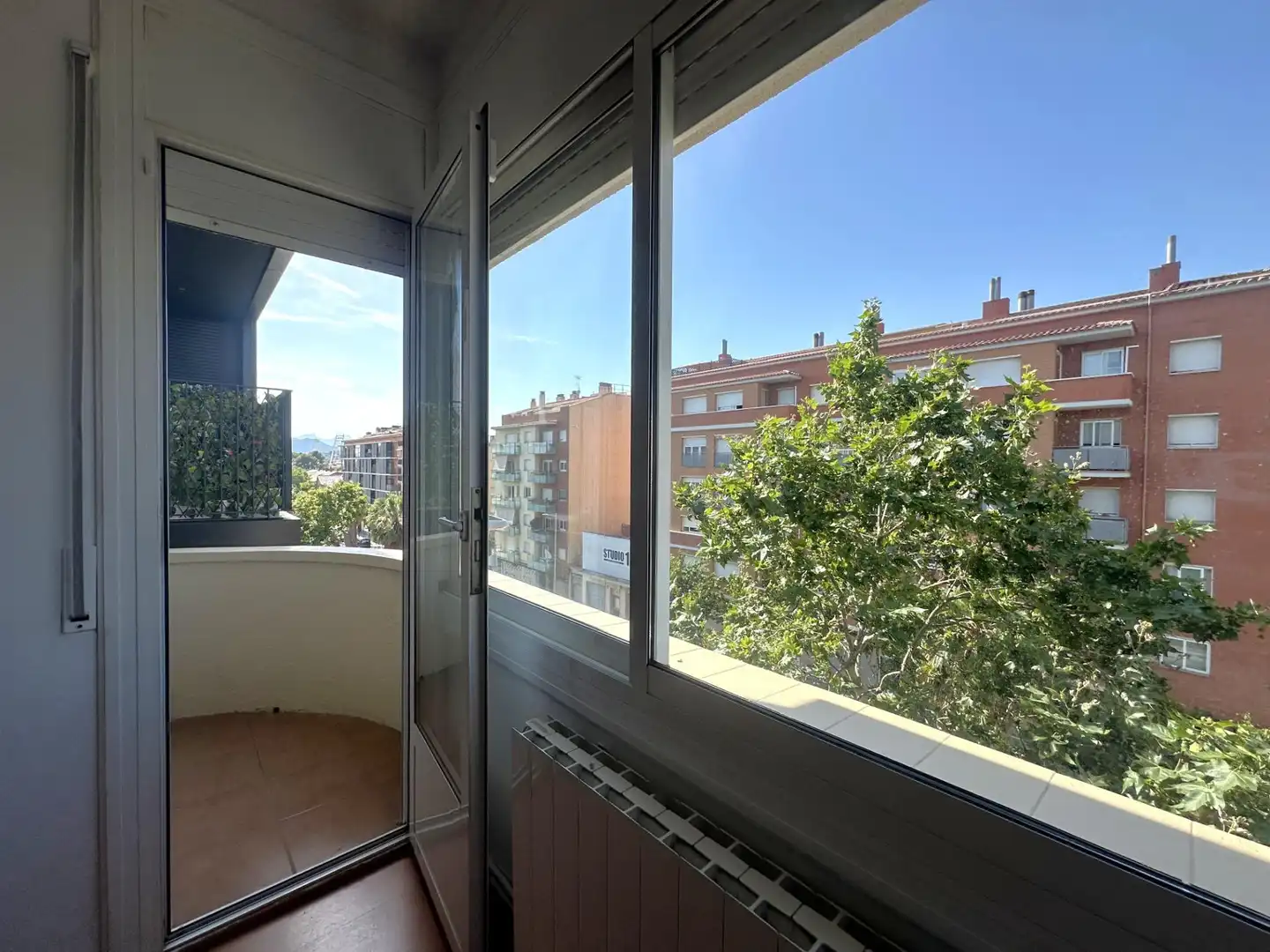 Habitación de Piso en venta en Terrassa con Calefacción, Balcón y Alarma