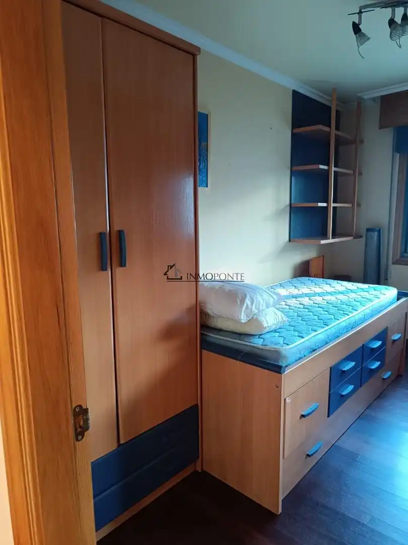 Bedroom of Flat for rent in Zona de Plaza de Barcelos