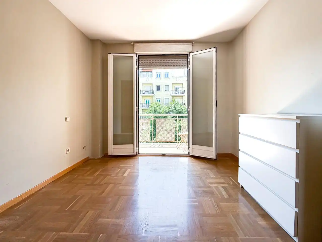 Habitación de Piso en venta en Madrid con Calefacción, Parquet y Terraza