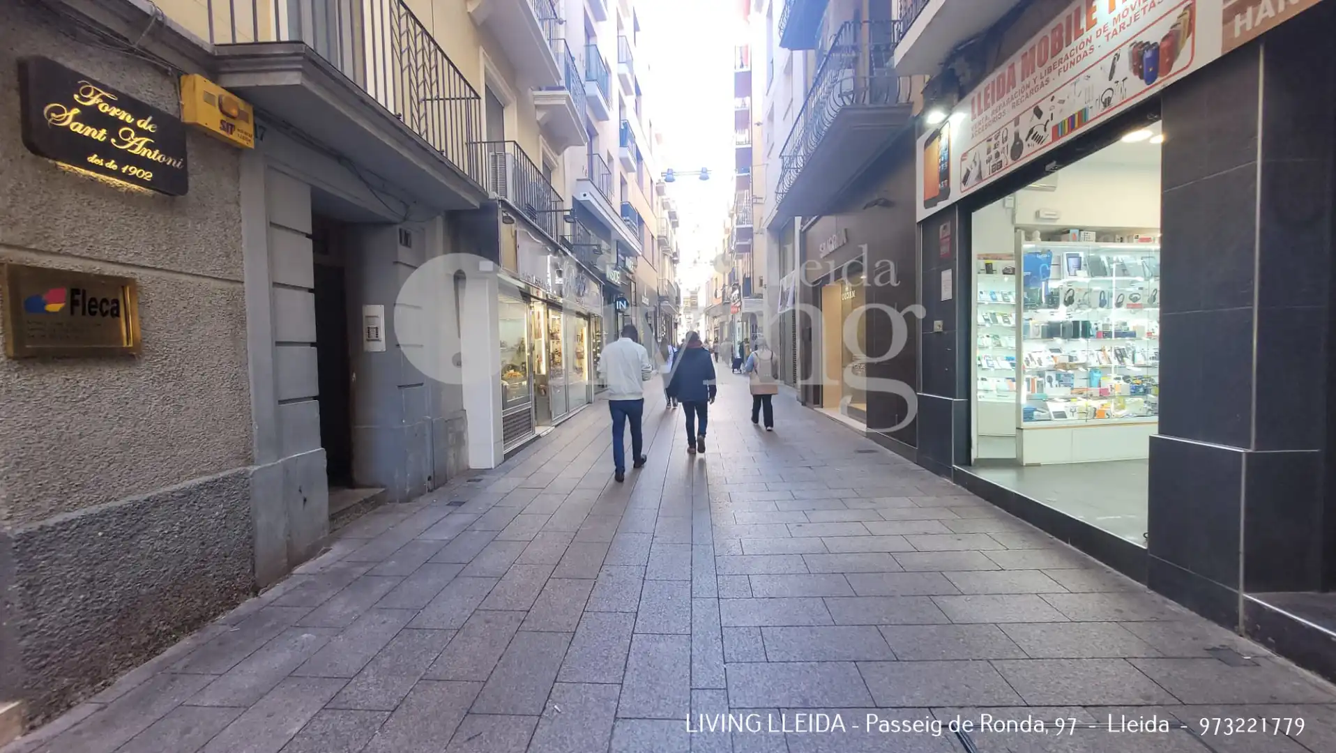Außenansicht von Gebäude zum Verkauf in Lleida