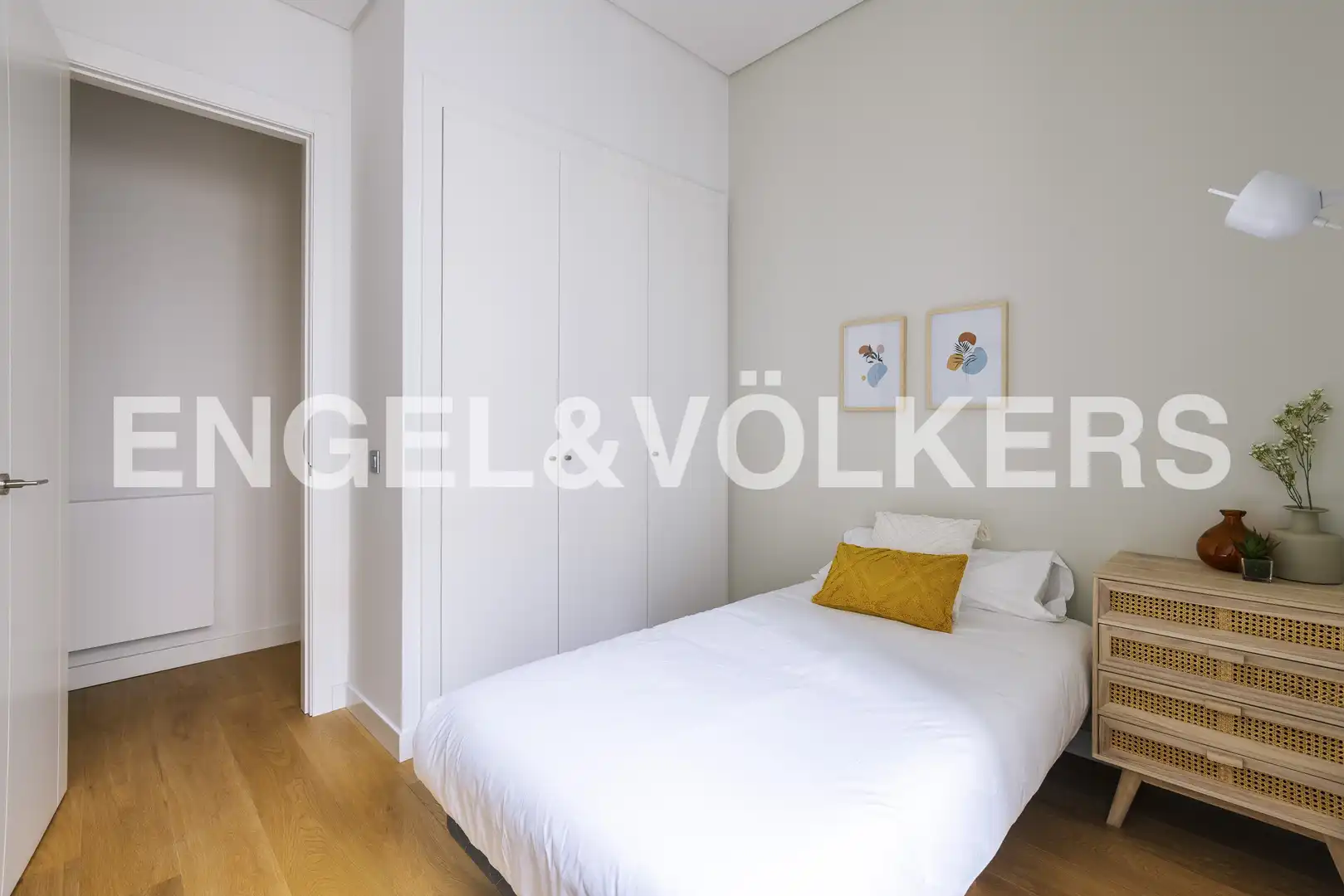 Schlafzimmer von Wohnungen zur Miete in Madrid mit Klimaanlage, Heizung und Möbliert