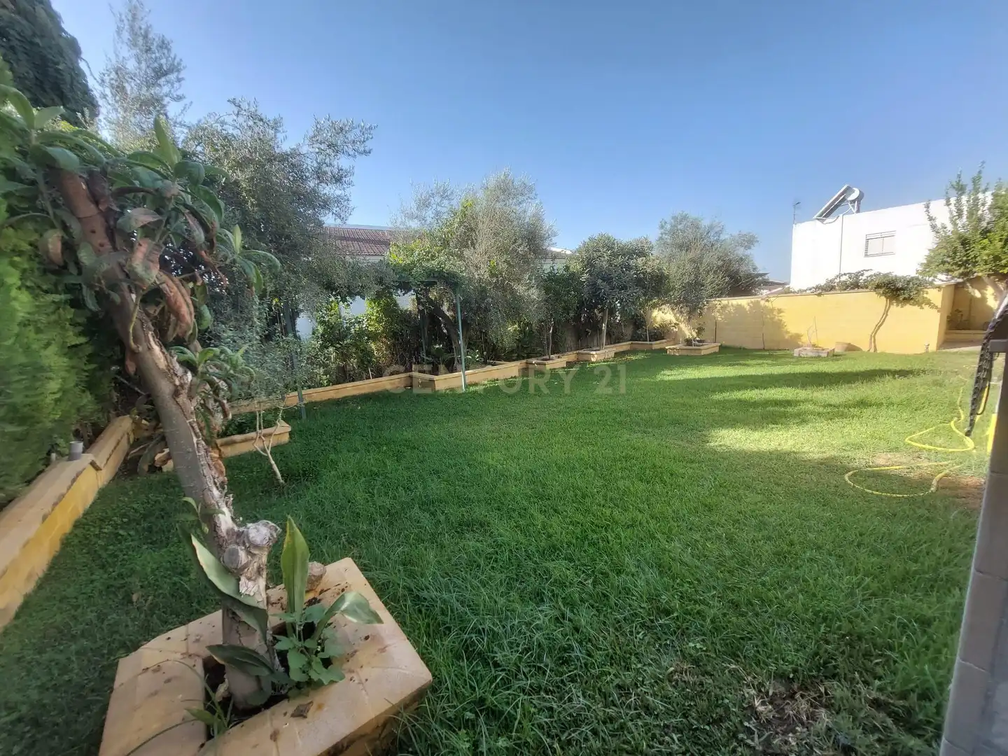 Jardí de Casa o xalet en venda en Espartinas amb Aire condicionat, Jardí privat i Traster