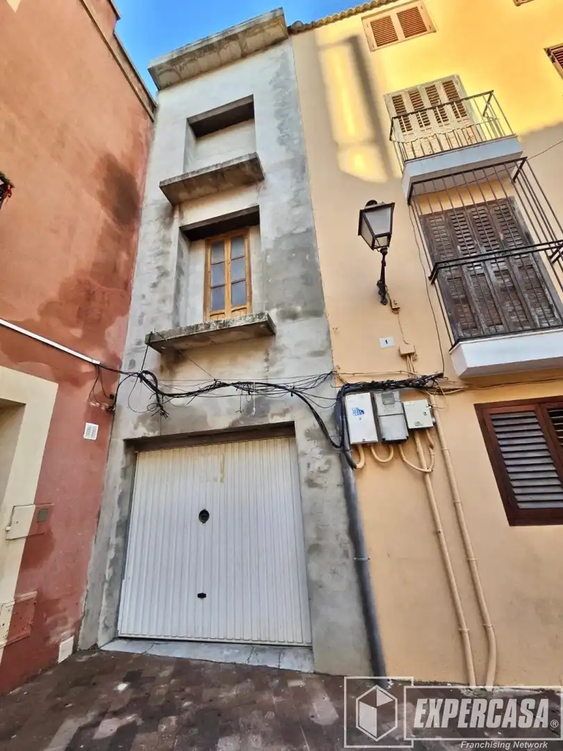Casa aparellada en venda a Casc Urbà, imagen 4