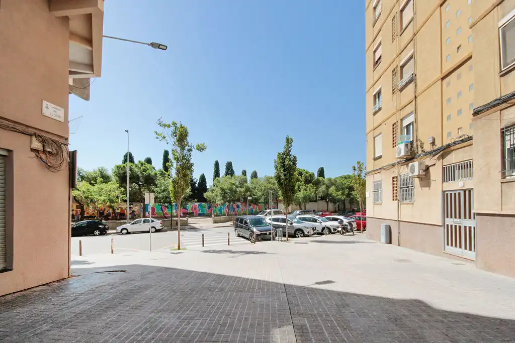 Vista exterior de Piso en venta en La Florida - Les Planes