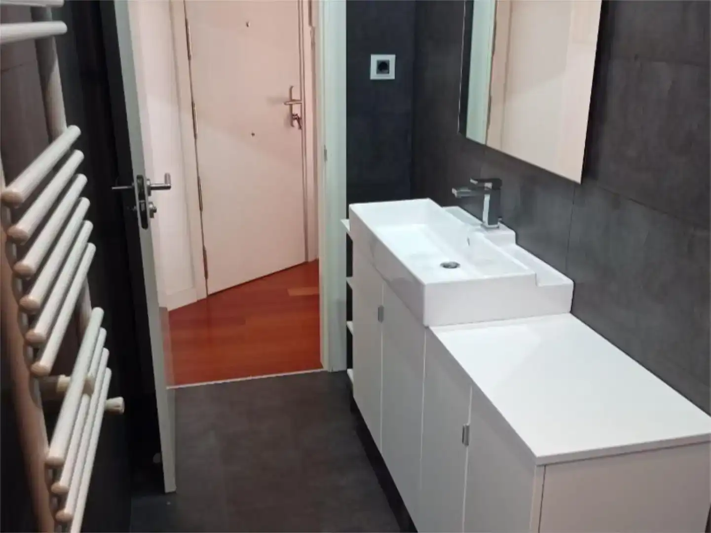 Bany de Àtic de lloguer en  Madrid Capital amb Aire condicionat i Balcó