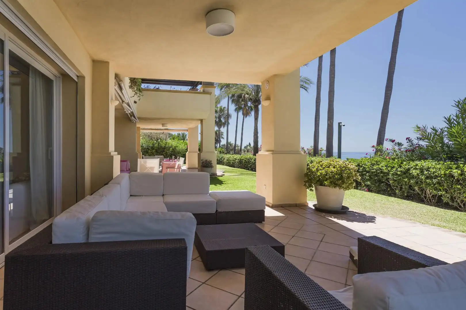 Terrasse von Erdgeschoss zur Miete in Marbella mit Klimaanlage, Heizung und Terrasse