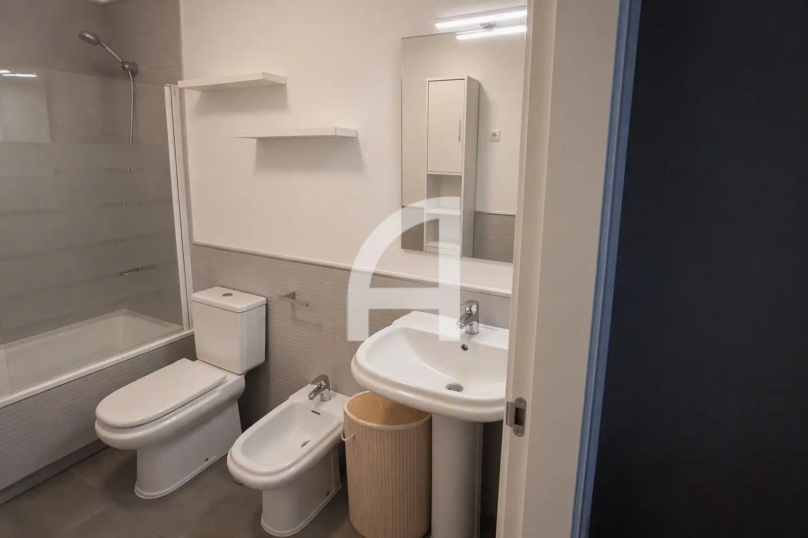 Bathroom of Flat for rent in Mijas  with Air Conditioner, Heating and Terrace