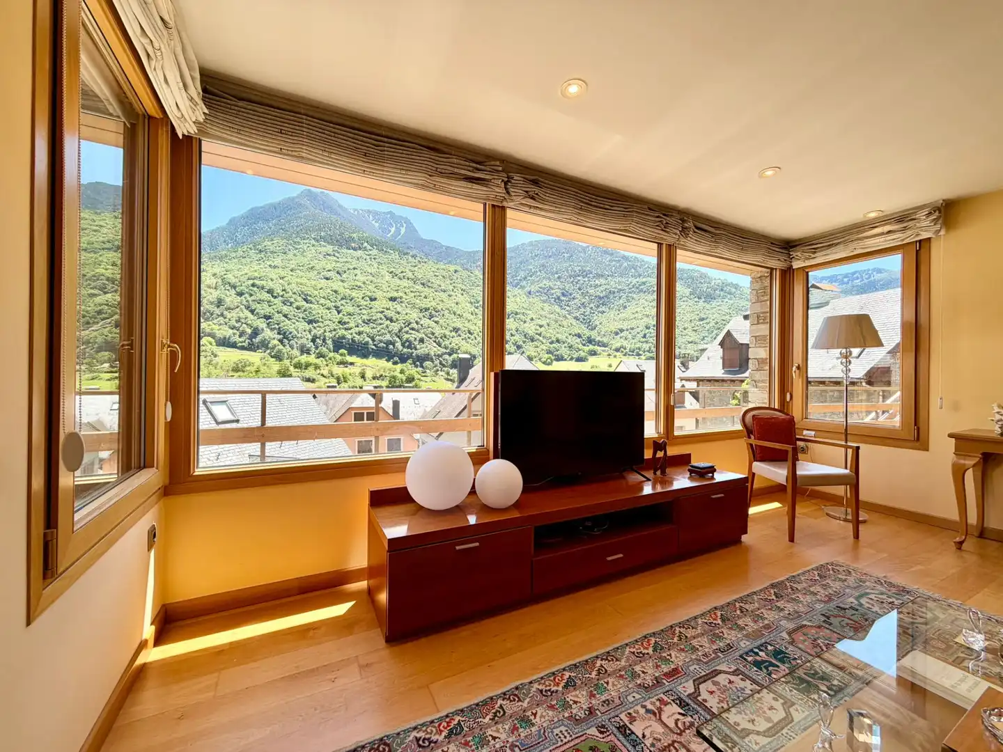 Sala d'estar de Casa o xalet en venda en Bossòst amb Calefacció, Parquet i Terrassa
