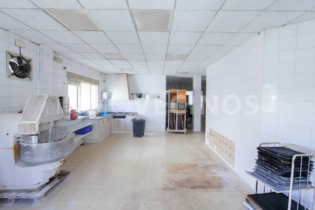 Local comercial en Alquiler en Tous