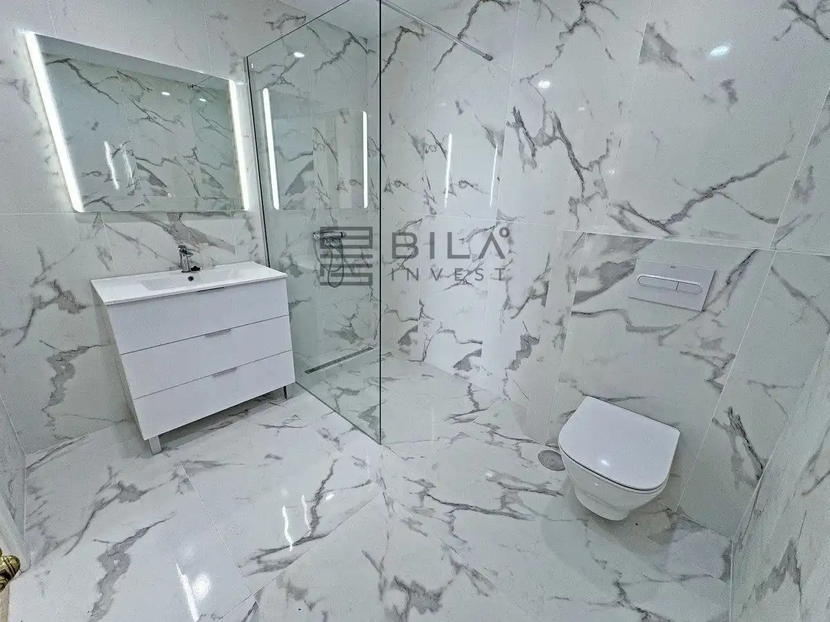 Bathroom of Flat for sale in Elviria - Cabopino