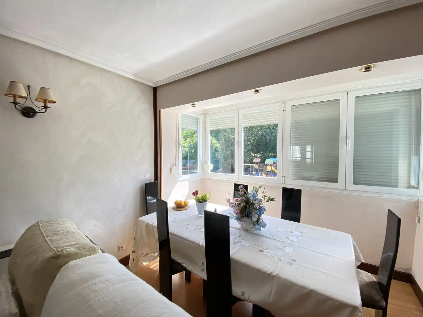 Comedor de Piso en venta en Gernika-Lumo con Calefacción, Terraza y Amueblado