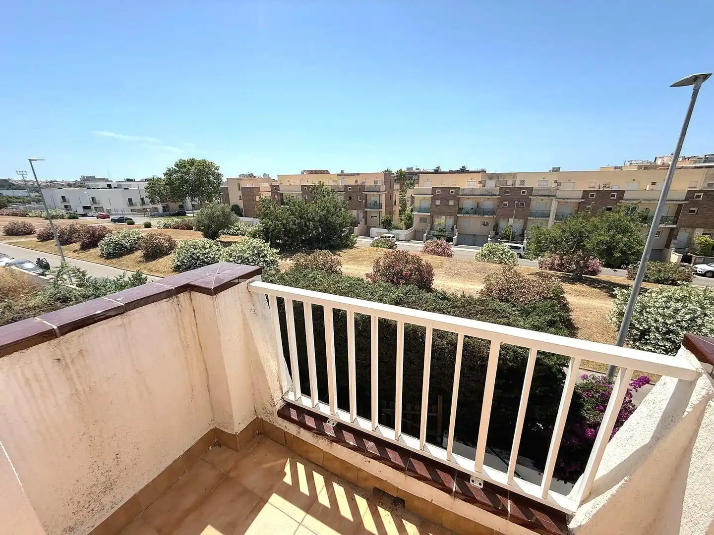 Terrasse von Einfamilien-Reihenhaus zum Verkauf in Calafell mit Privatgarten, Terrasse und Abstellraum