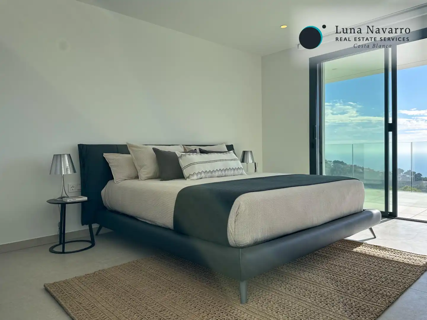 Detached house with pool for sale in Calle Media, imagen 4