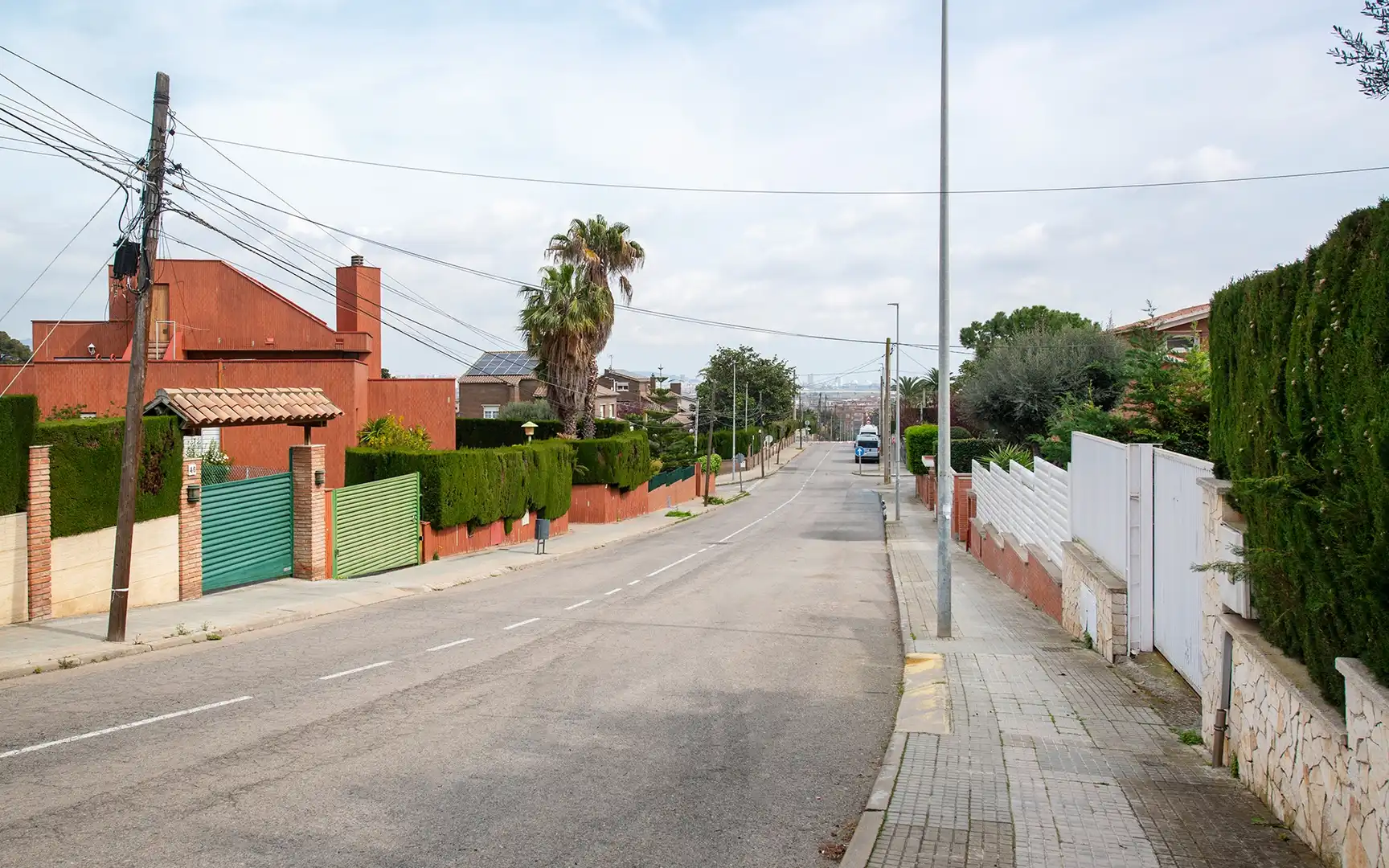 Vista exterior de Casa o chalet en venta en Sant Boi de Llobregat con Aire acondicionado, Jardín privado y Trastero
