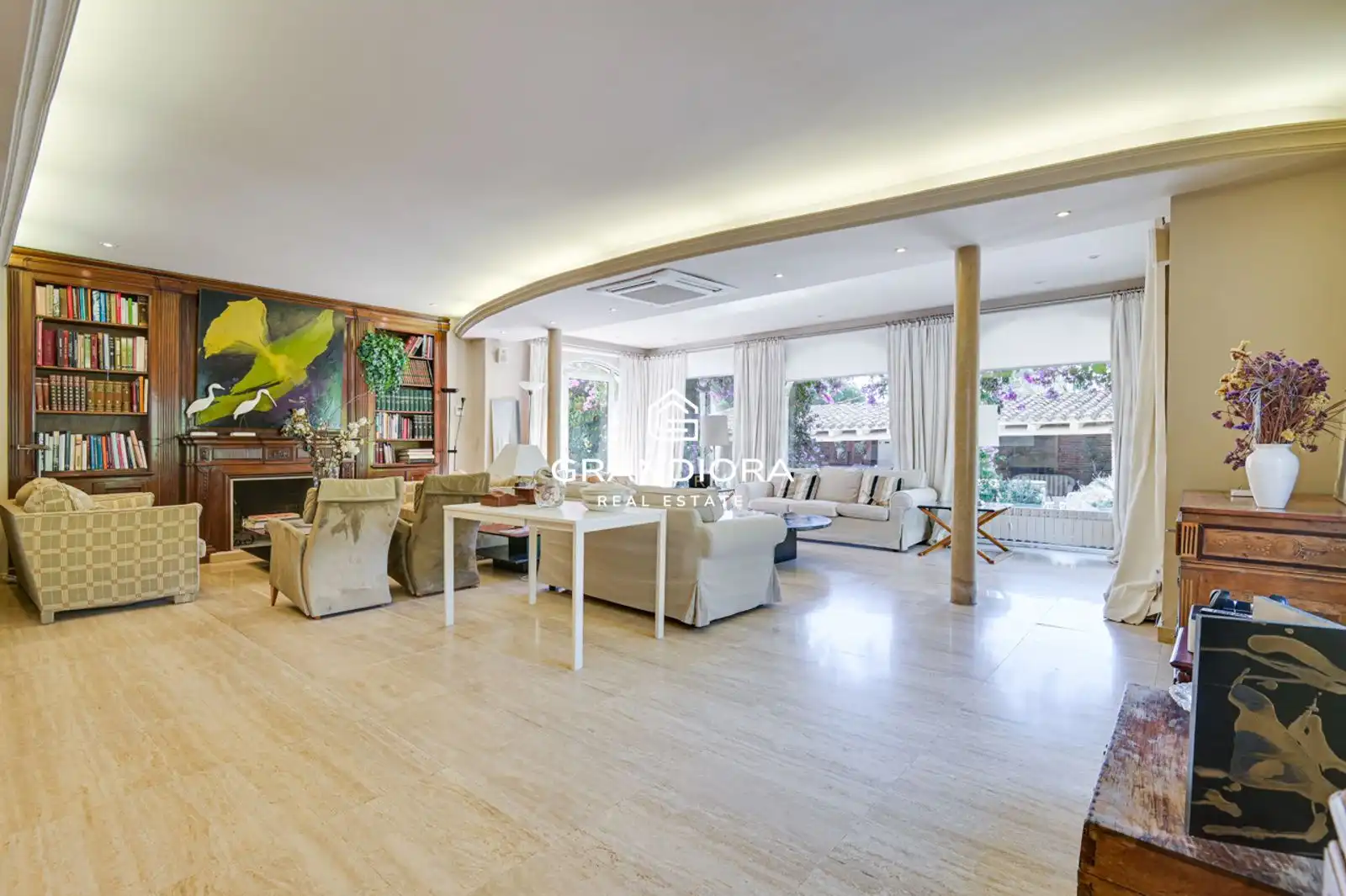 Living room of Houses for sale in El Masnou  with Air Conditioner, Terrace and Swimming Pool
