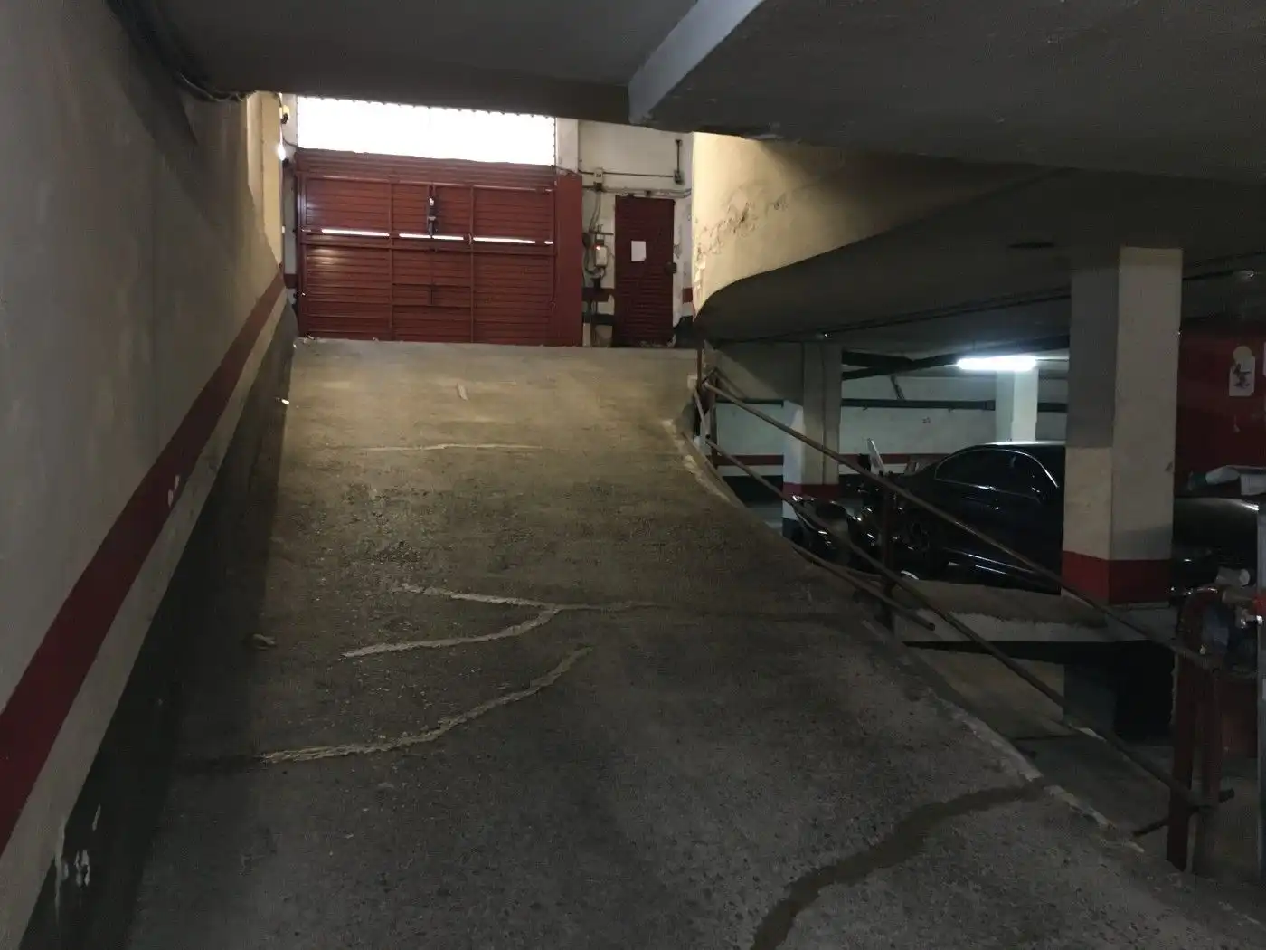 Garage for rent in Carrer de Berlín, 57, Barri de les Corts