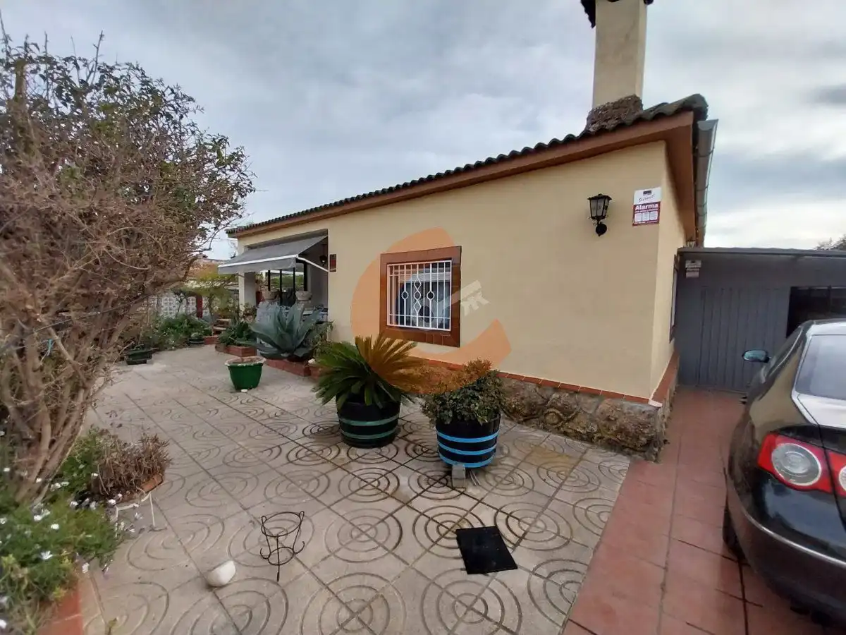 Exterior view of Houses for sale in Santa Oliva  with Heating, Private garden and Terrace