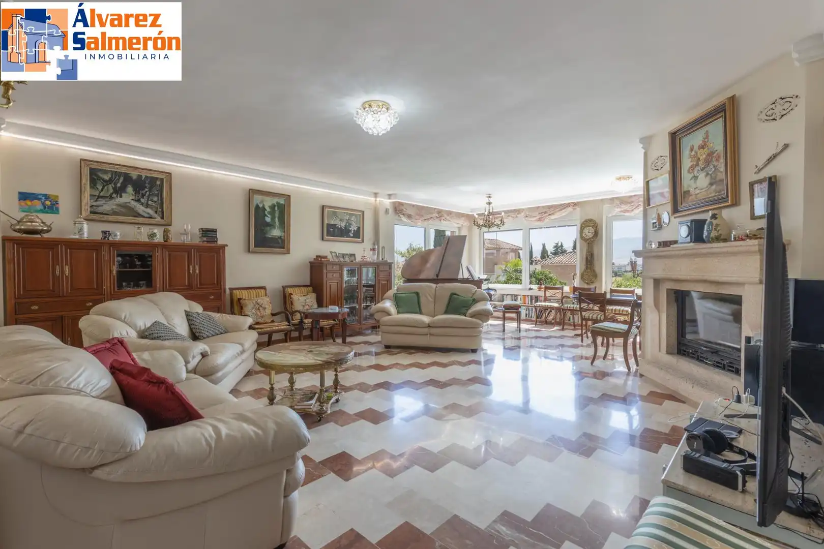 House with pool for sale in Avenida MONTEVIVE, imagen 9