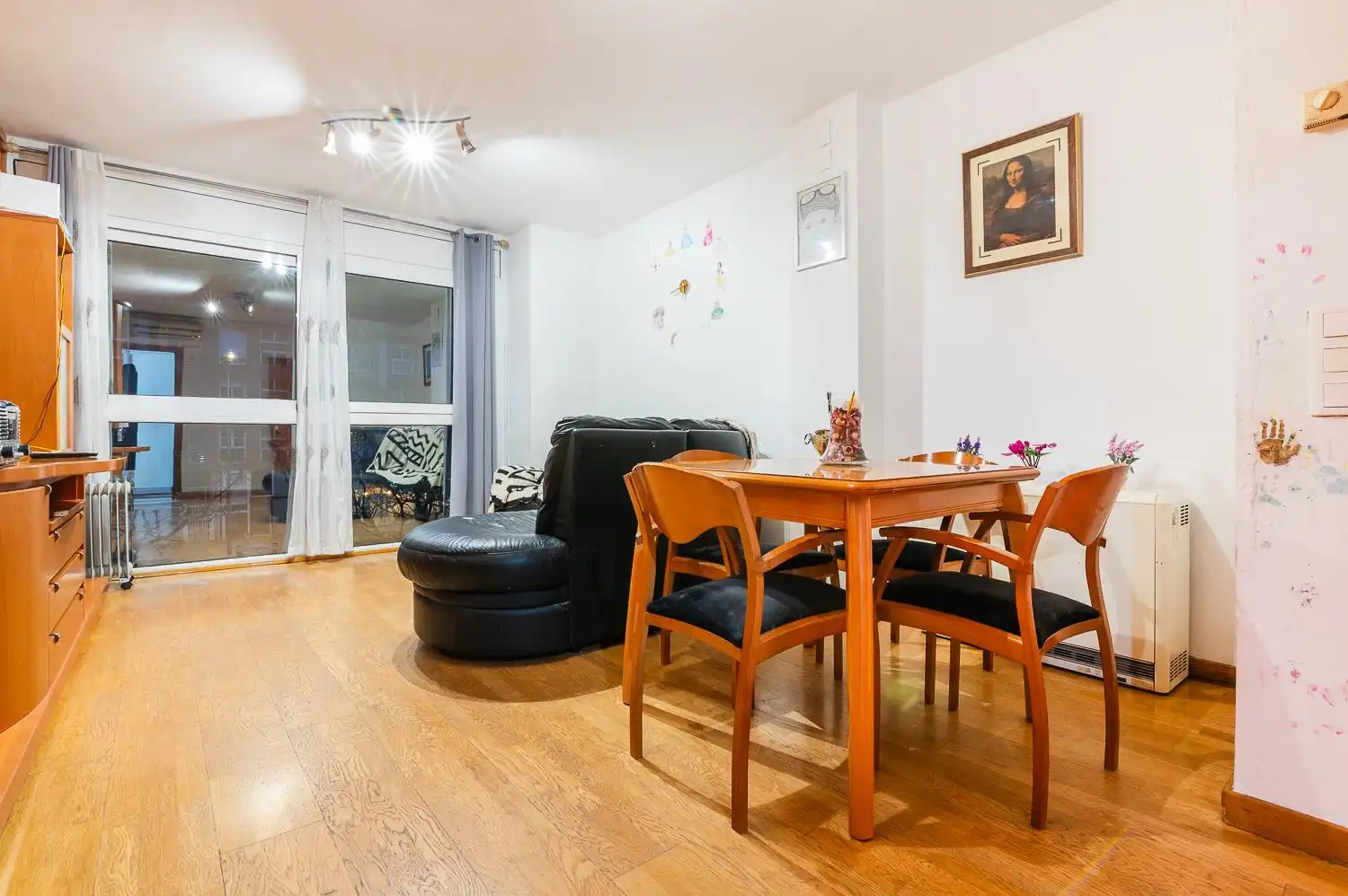Sala d'estar de Pis en venda en Terrassa amb Calefacció i Terrassa