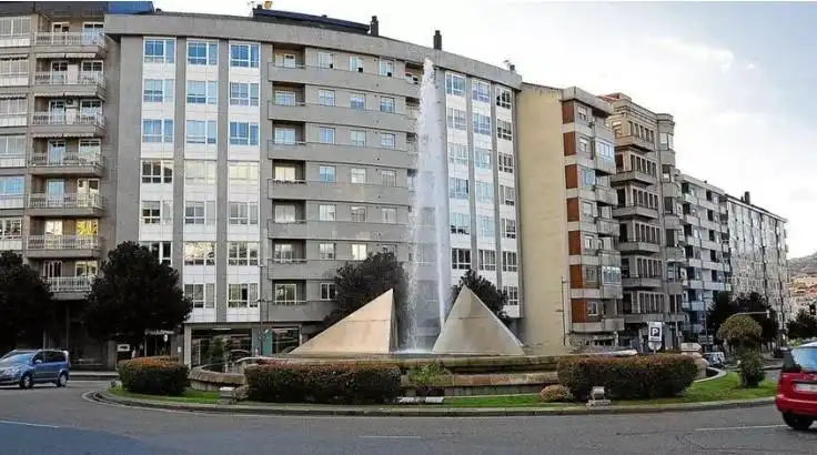 Vista exterior de Pis per a compartir en Ourense Capital  amb Calefacció, Moblat i Balcó