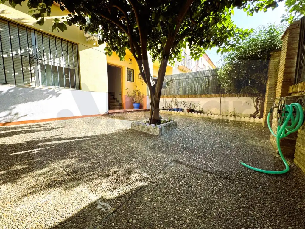 Jardín de Casa adosada en venta en Mairena del Alcor con Aire acondicionado y Terraza