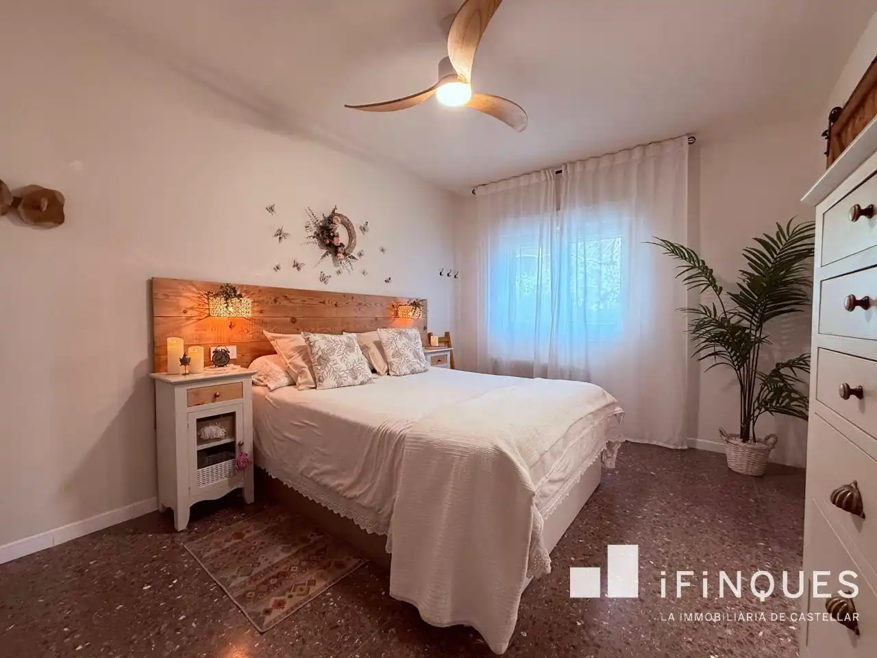 Bedroom of Houses for sale in Castellar del Vallès  with Air Conditioner, Private garden and Parquet flooring