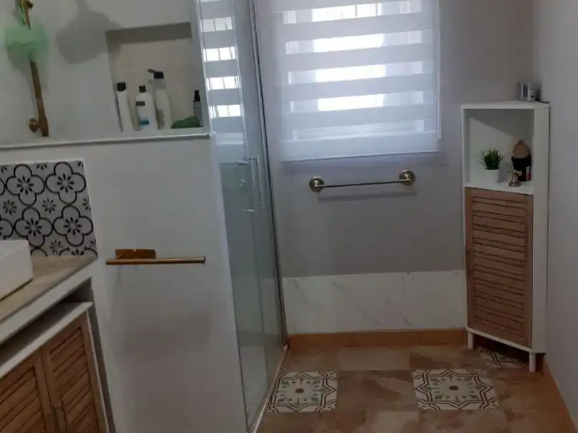 Bany de Planta baixa en venda en Zorita amb Jardí privat i Moblat