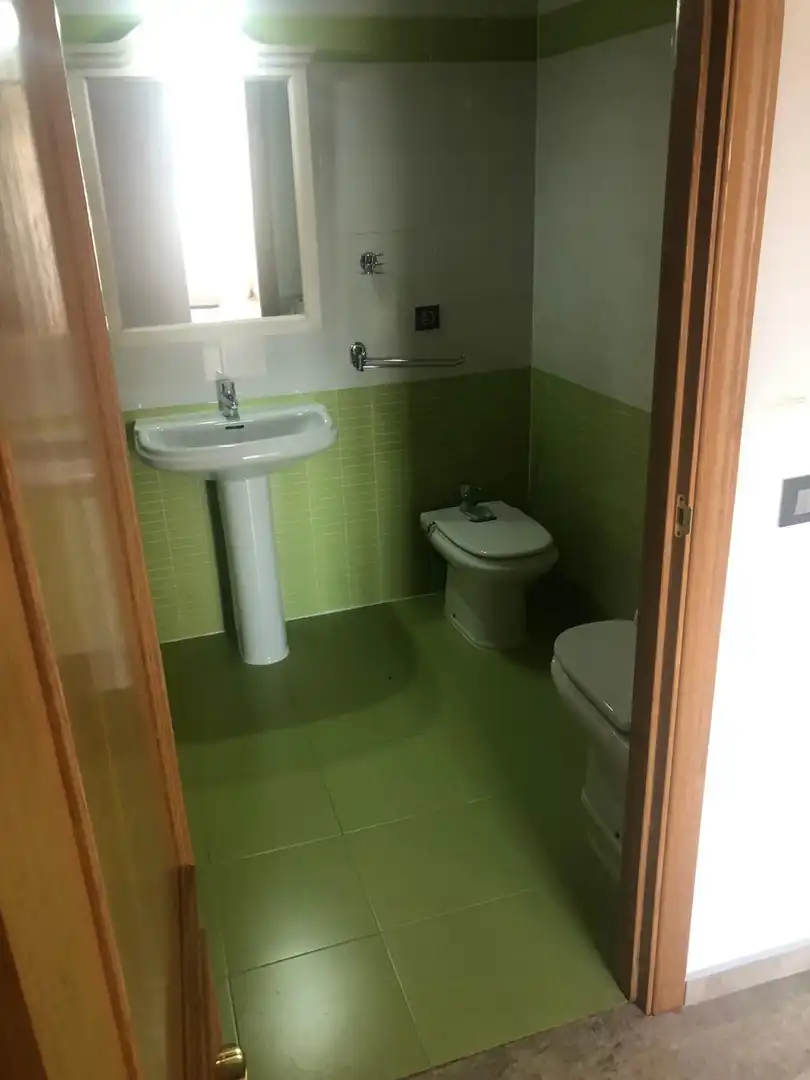 Apartament amb ascensor de lloguer a Maria Auxiliadora - Barriada de Llera, imagen 5