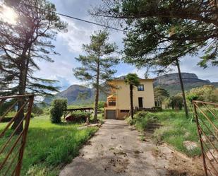 Vista exterior de Casa o xalet en venda en Vilanova de Sau amb Calefacció, Jardí privat i Terrassa