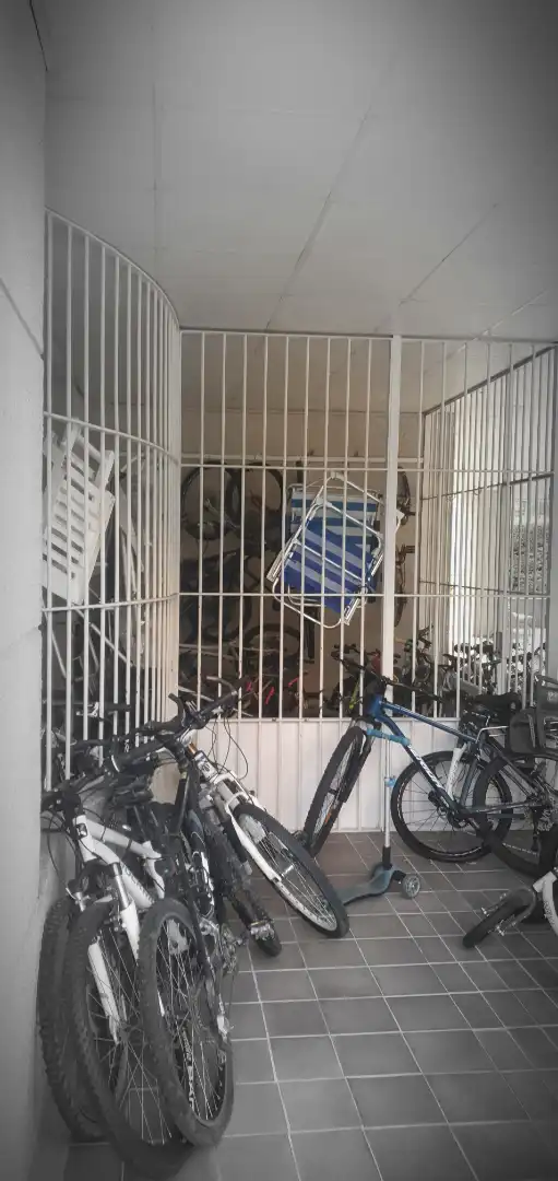 Parking of Flat for sale in Madrid  with Heating, Private garden and Parquet flooring