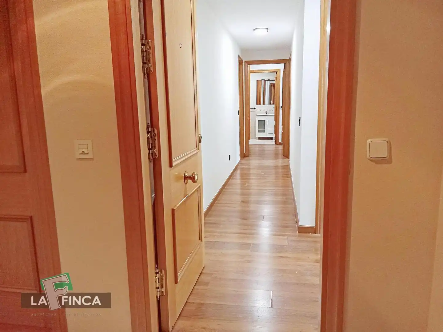 Pis en venda en Oviedo  amb Calefacció, Parquet i Terrassa