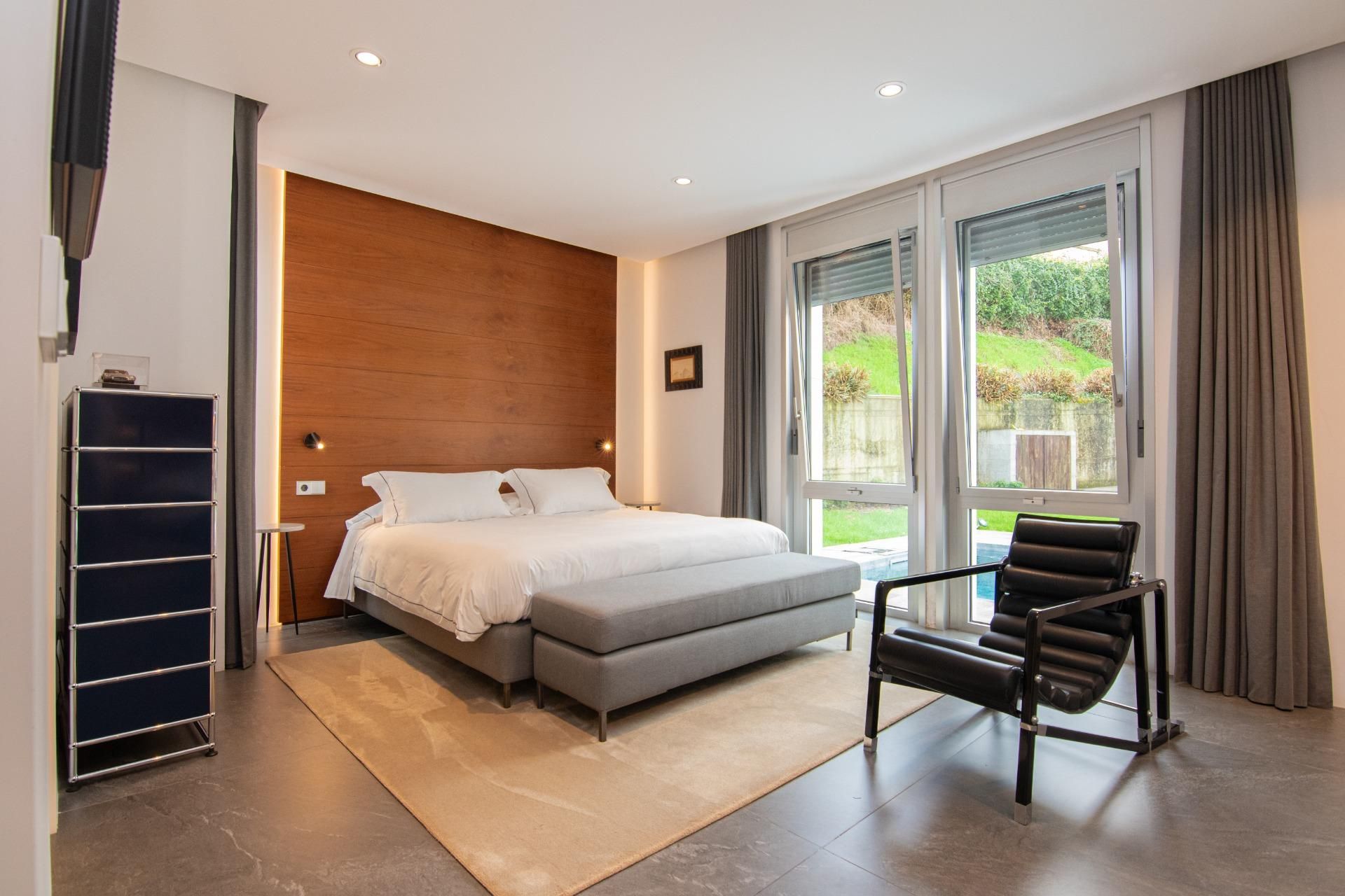 Dormitori de Casa o xalet en venda en Culleredo amb Aire condicionat i Piscina