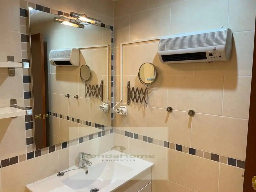 Flat for rent in Calle Feria De Abril, Centro ciudad
