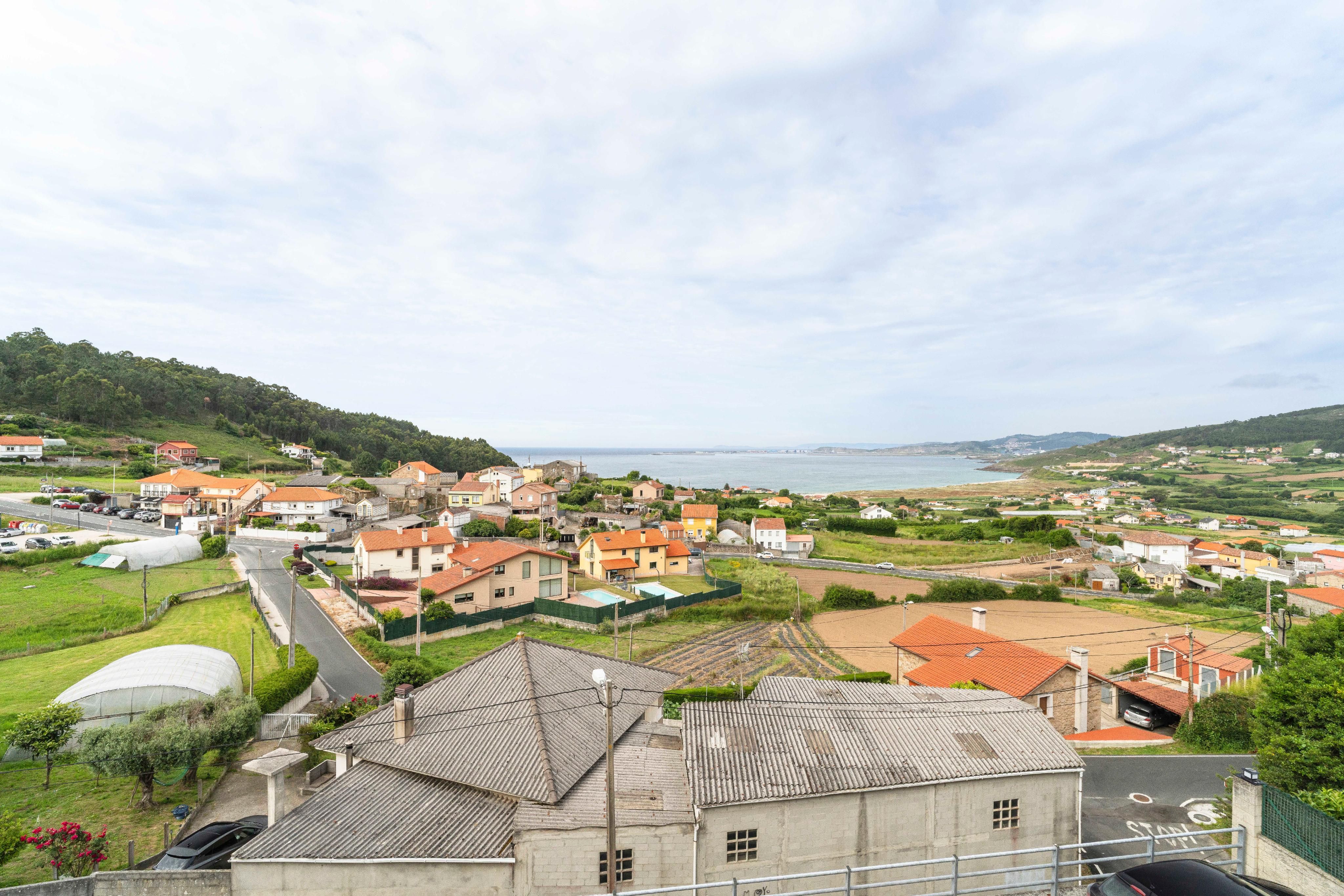 Vista exterior de Casa o xalet en venda en Arteixo amb Calefacció, Jardí privat i Parquet