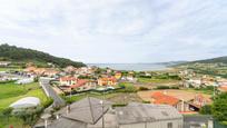 Vista exterior de Casa o xalet en venda en Arteixo amb Calefacció, Jardí privat i Parquet