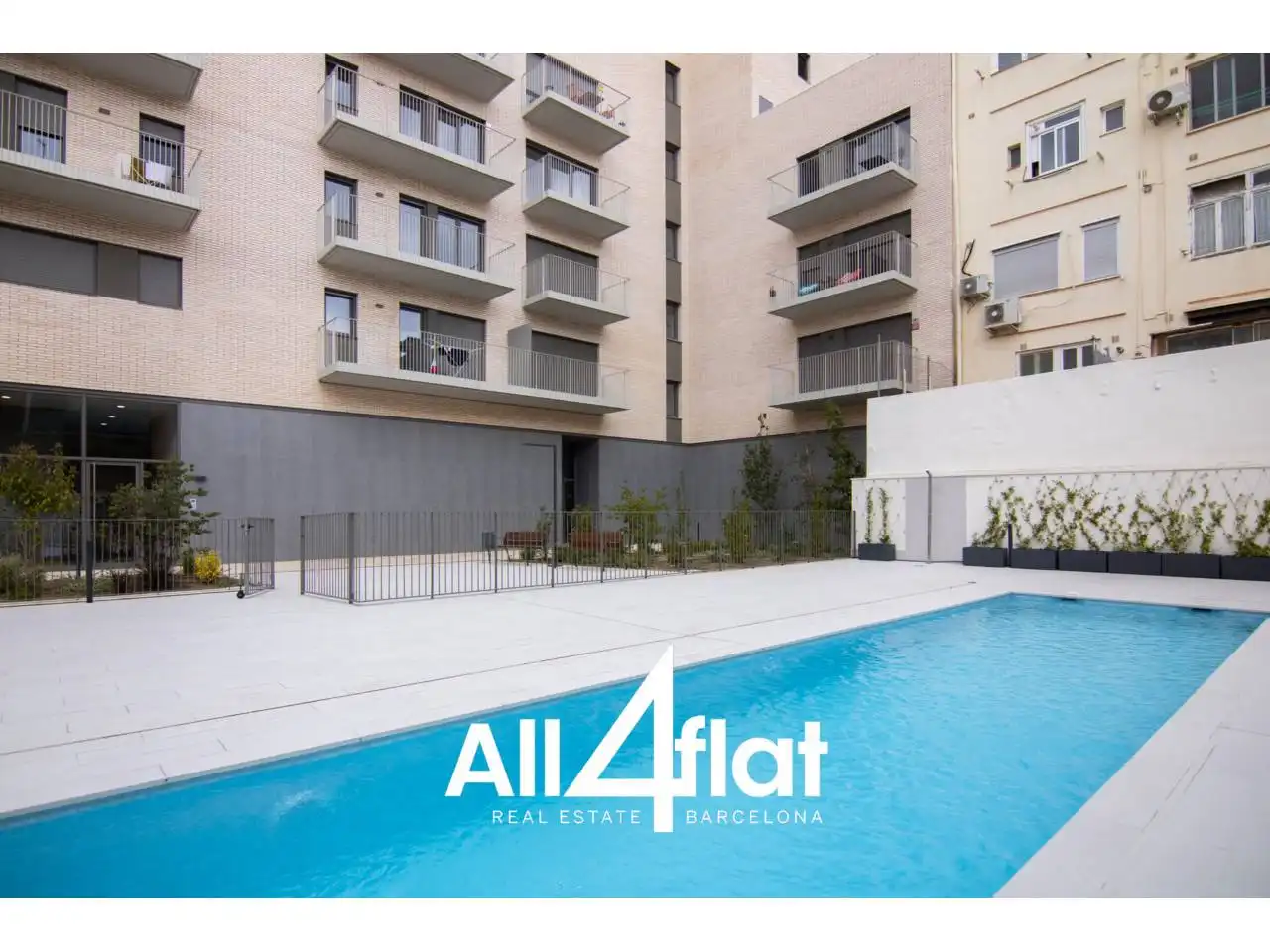 Schwimmbecken von Wohnung zur Miete in Barcelona mit Klimaanlage, Heizung und Parkett