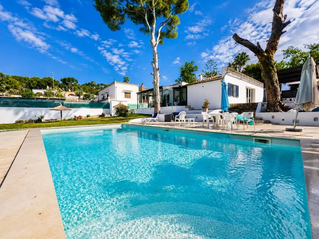 Piscina de Casa o xalet de lloguer en Calvià amb Aire condicionat, Jardí privat i Terrassa