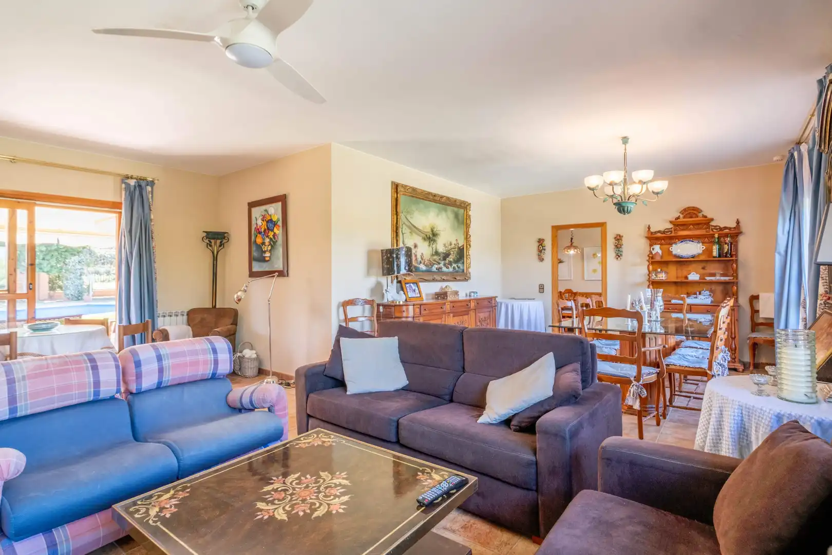Sala d'estar de Casa o xalet en venda en Urrea de Jalón, Zaragoza