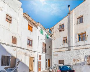 Vista exterior de Casa adosada en venda en Requena amb Traster
