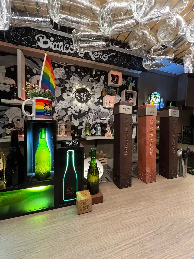 Local en traspaso en Barcelona con Aire acondicionado, Calefacción y Parquet