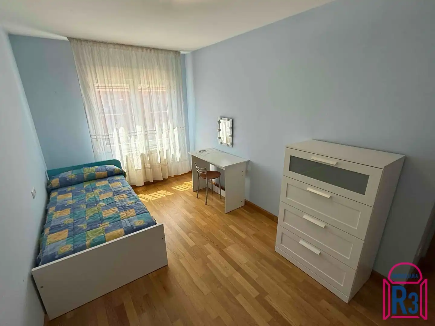 Habitación de Apartamento de alquiler en San Andrés del Rabanedo con Calefacción, Terraza y Trastero