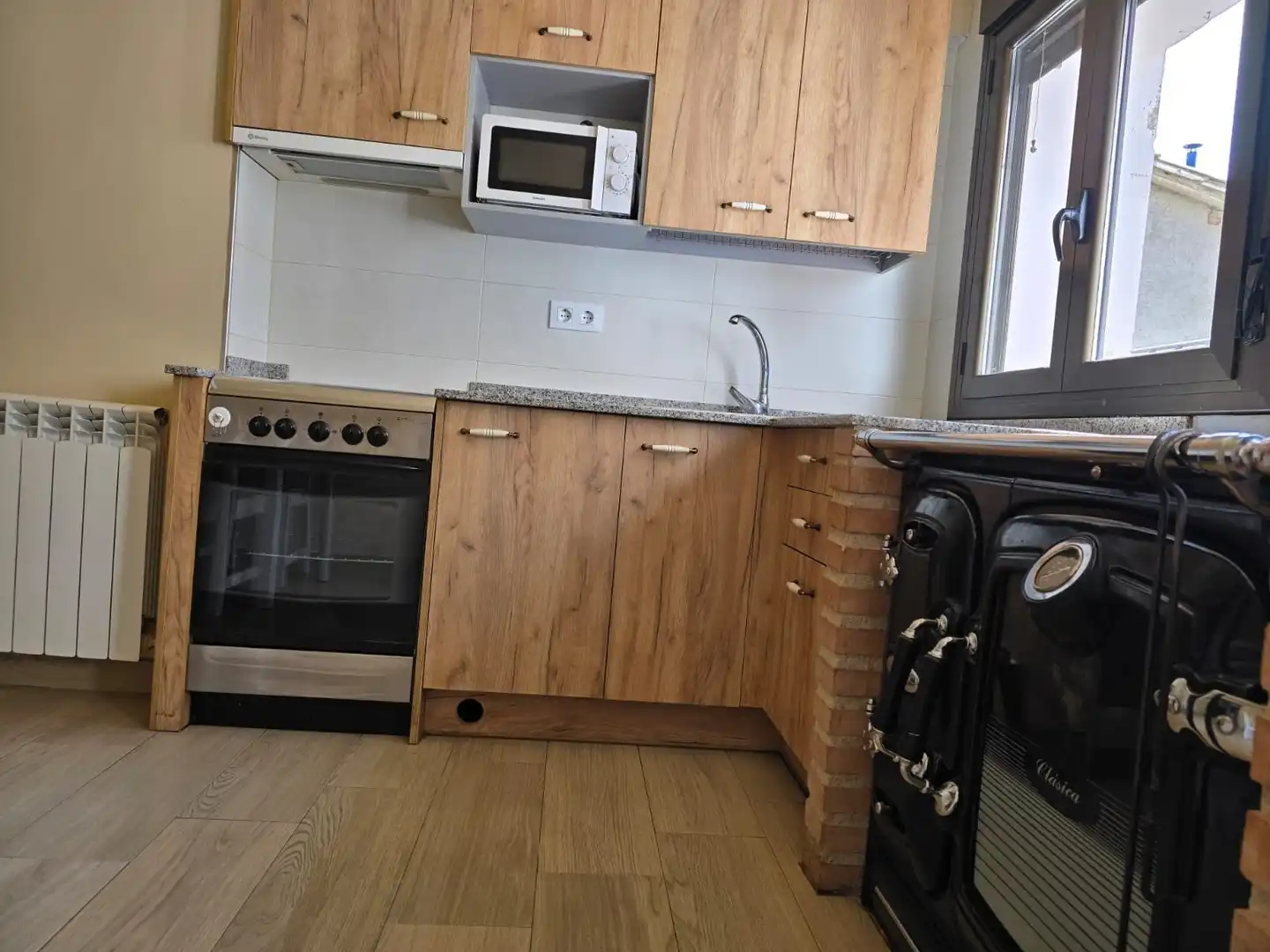 Cocina de Finca rústica en venta en Colungo con Calefacción, Terraza y Trastero