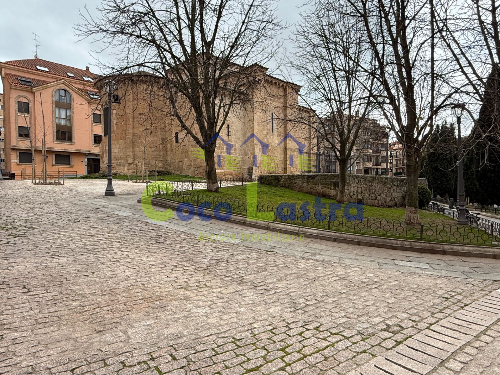 Vista exterior de Àtic de lloguer en Salamanca Capital amb Calefacció, Terrassa i Forn