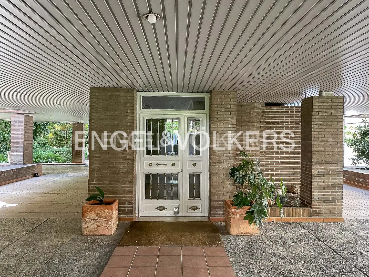 Flat for rent in Madrid  with Air Conditioner, Heating and Private garden